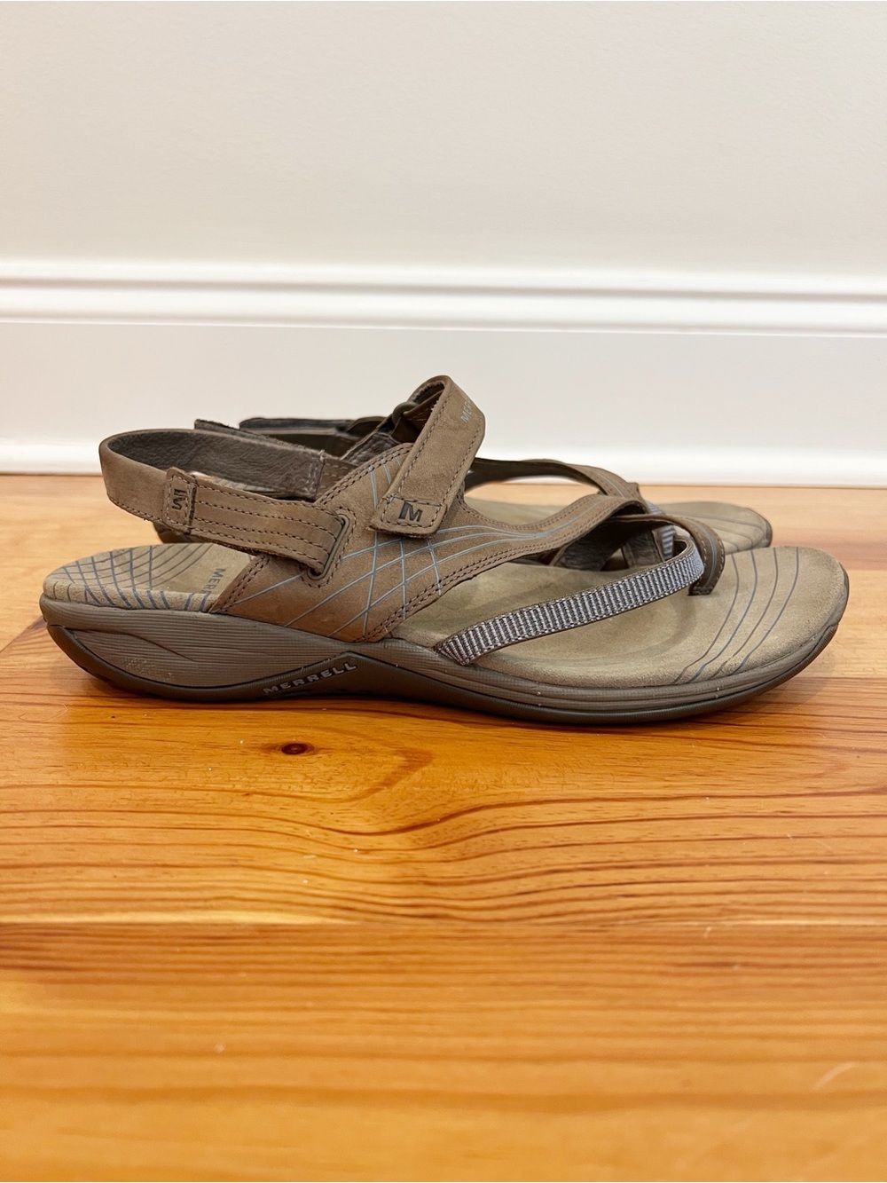 Merrell Freesia Bungee Sandals Womens 10 Brown Adjustable Straps Walking Hiking